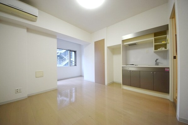 シャンブリーズ三越前の物件内観写真